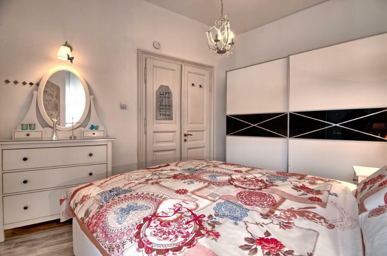 Apartmán Luxury With Sea View Pula Exteriér fotografie